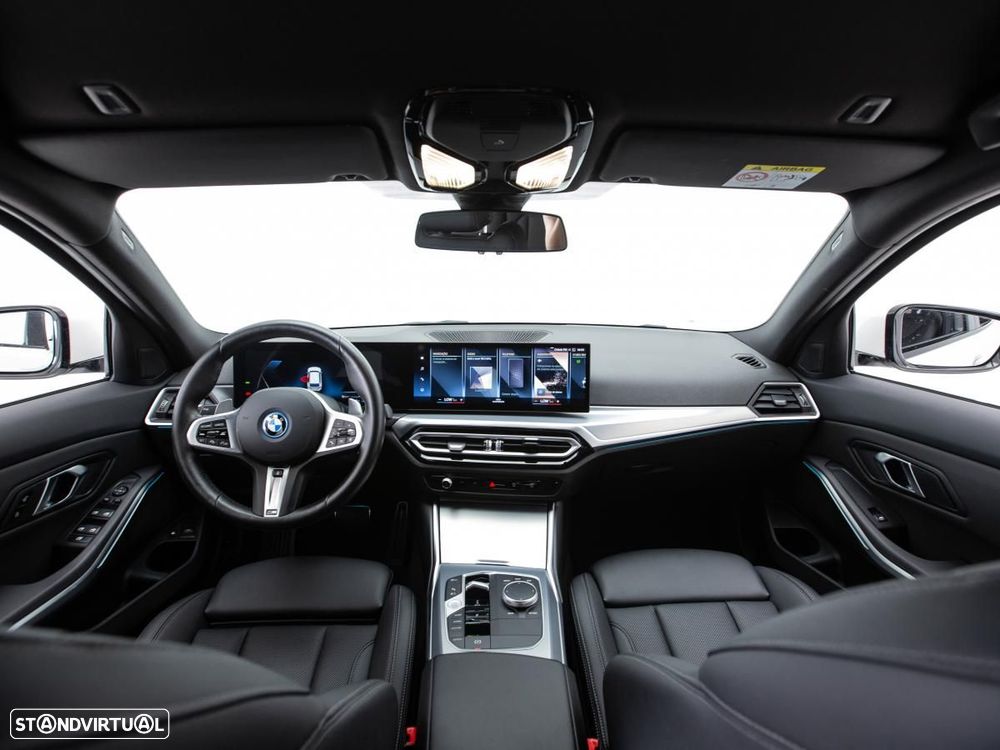 BMW 330 e xDrive Aut. - 8