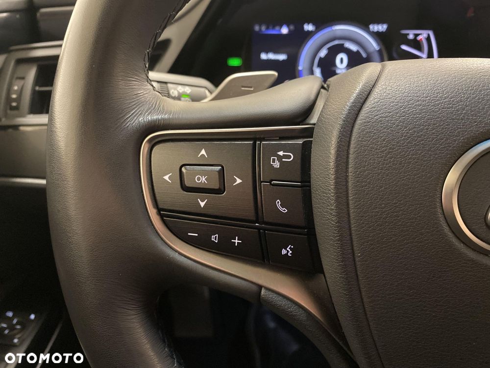 Lexus ES 300h Business Edition - 12