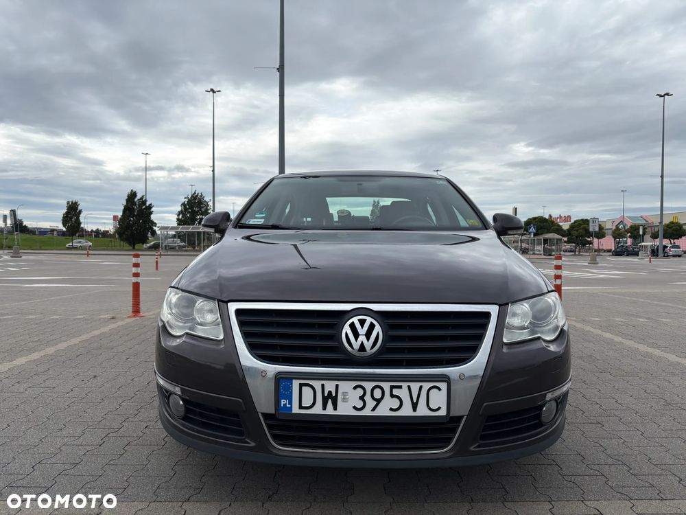 Volkswagen Passat 2010 photo 2