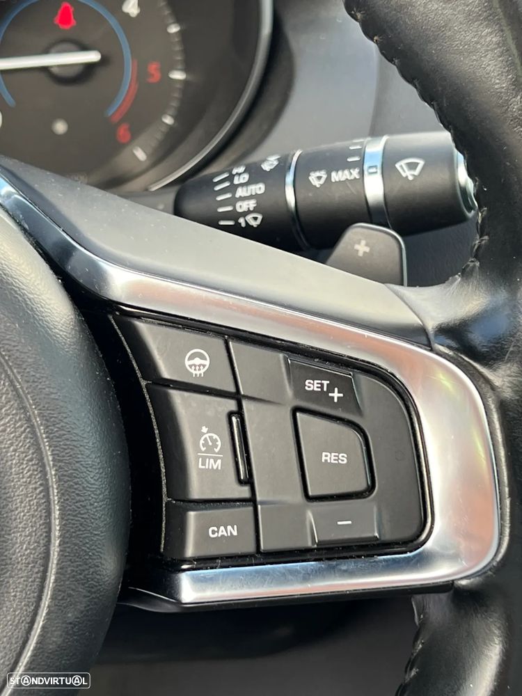 Jaguar XE 2.0 D R-Sport Aut. - 24