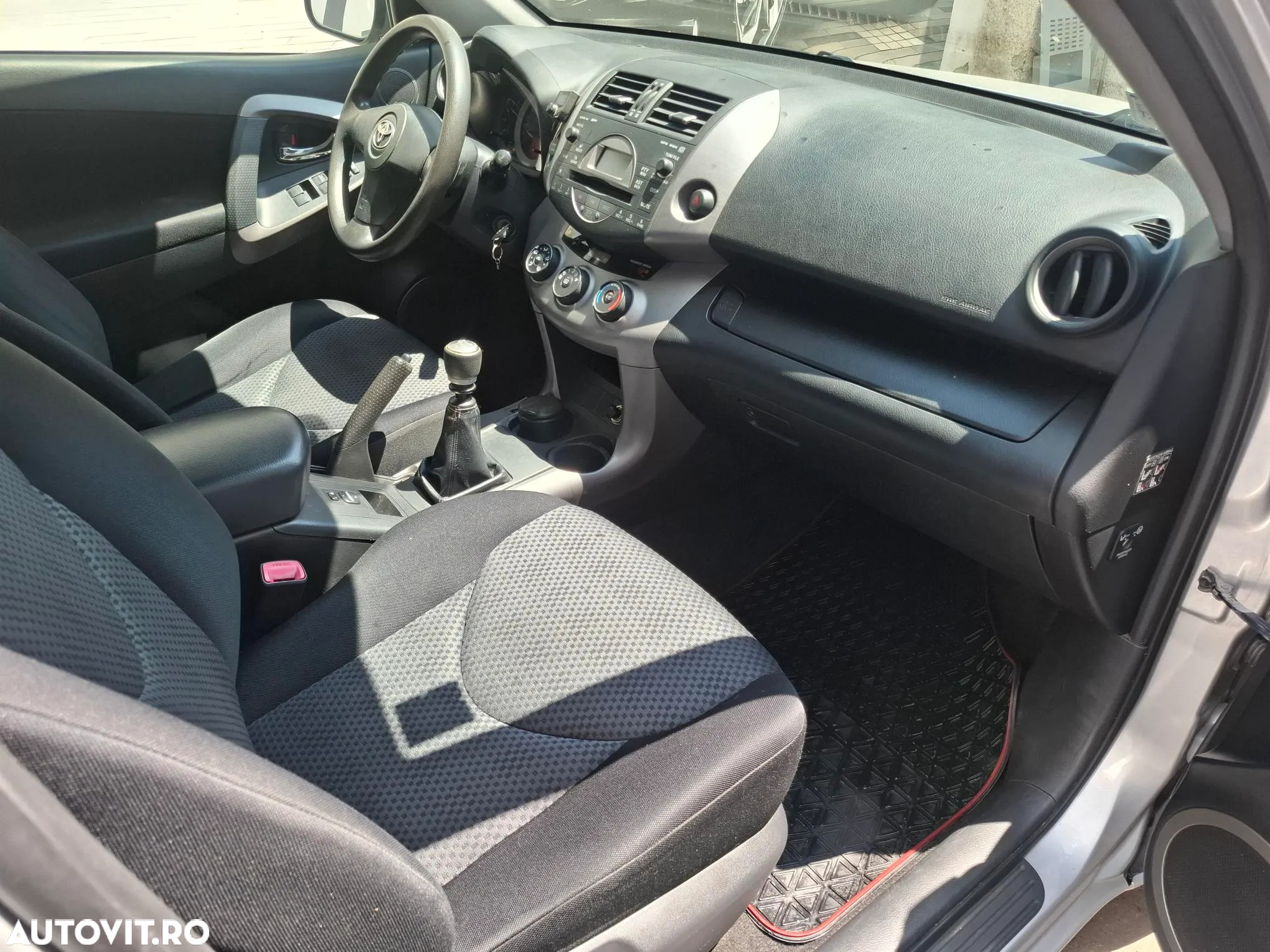 Toyota RAV4 2.2 D-4D Executive - 11