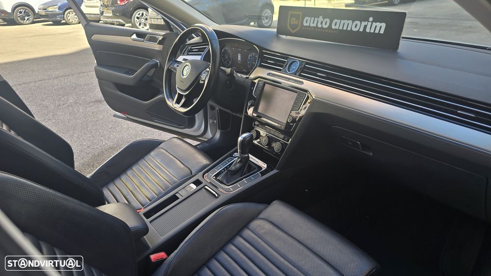 VW Passat Variant 2.0 TDI Highline DSG 4Motion - 31