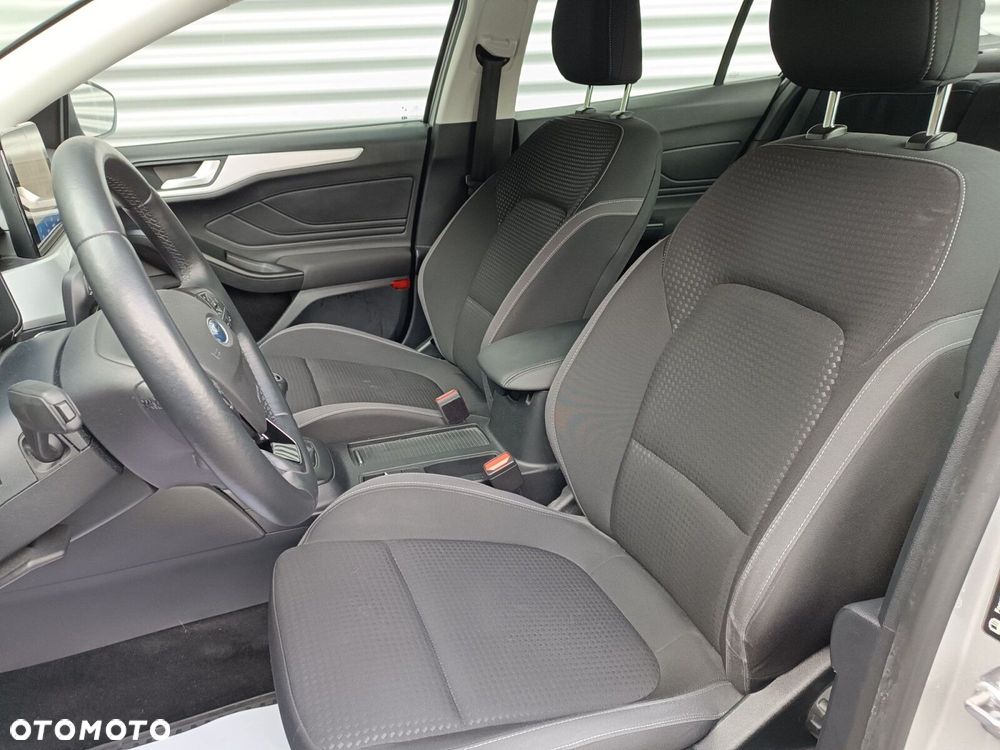 Ford Focus 1.0 EcoBoost Titanium - 28