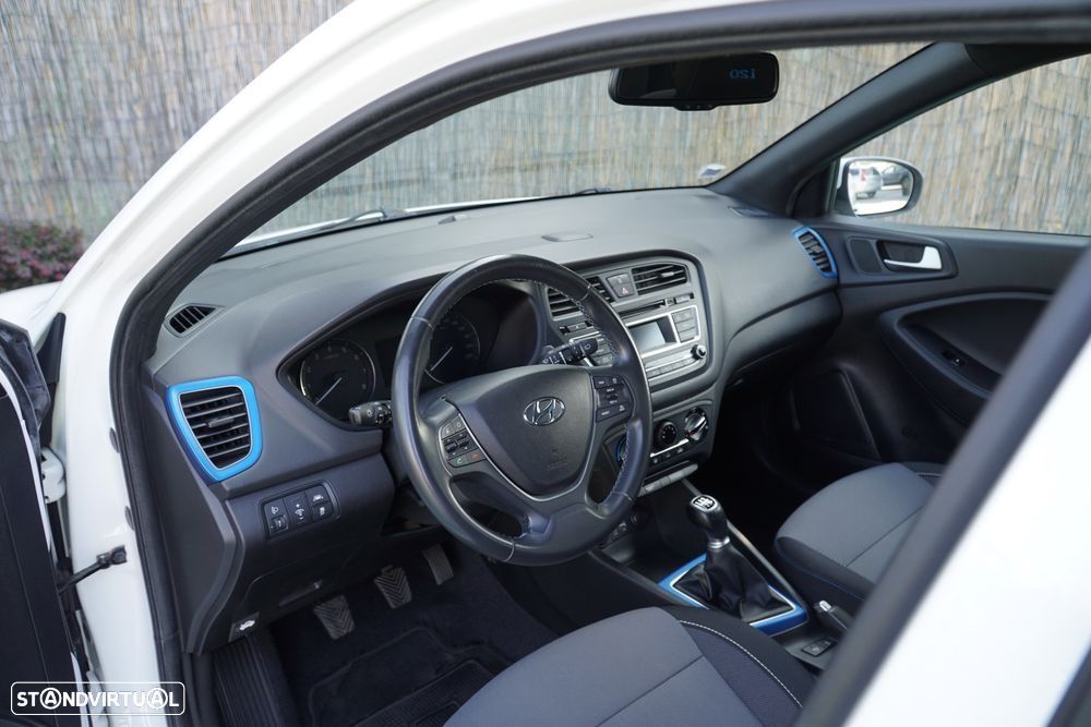 Hyundai i20 1.2 Blue Comfort+Pack Look+JLL16 - 13
