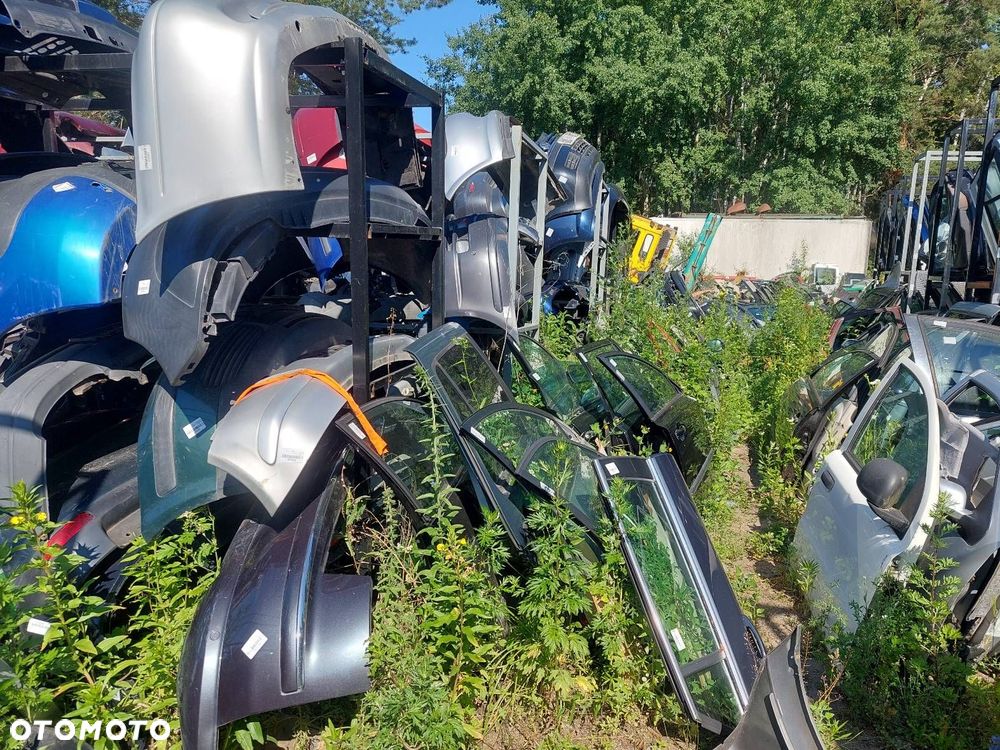 KOMPLETNY TYŁ KLAPA BAGAŻNIKA ZDERZAK LAMPY TOYOTA YARIS I LIFT 1E7 - 19