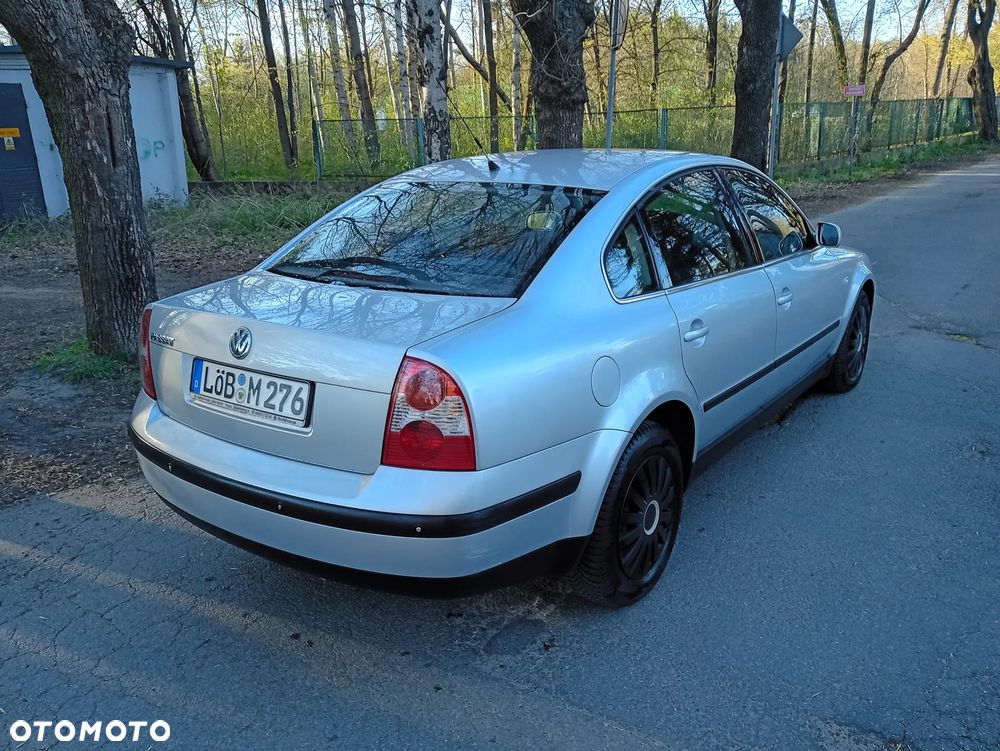 Volkswagen Passat 1.6 GL - 10