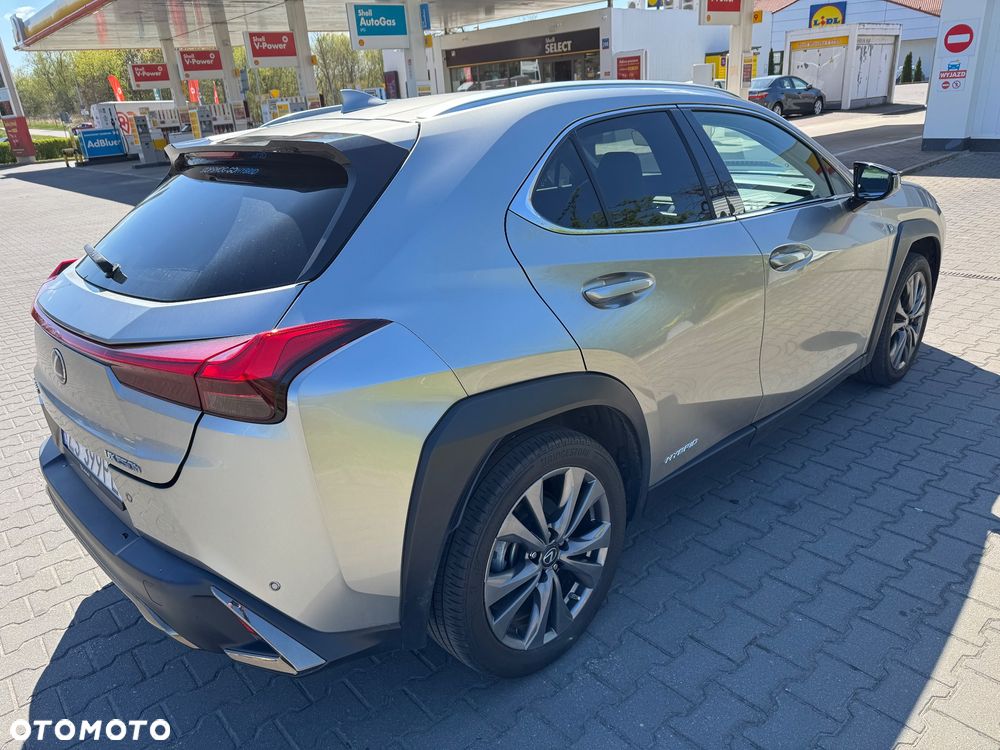 Lexus UX 250h F SPORT - 4
