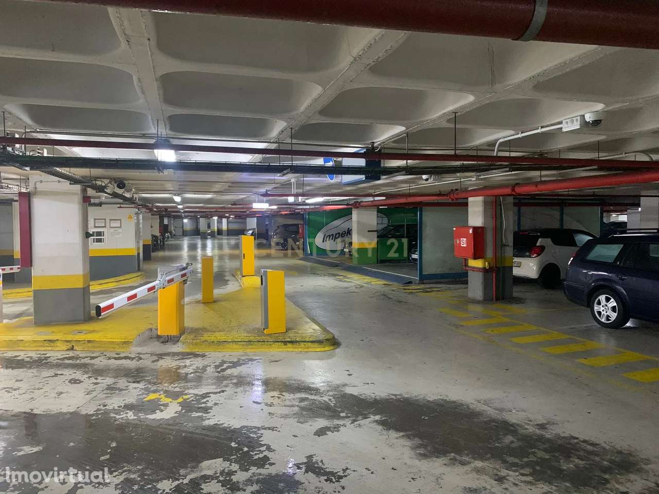 LUGAR DE ESTACIONAMENTO COBERTO COM SEGURANÇA 24H, CARTÃO PARA CANCELA - Grande imagem: 2/4