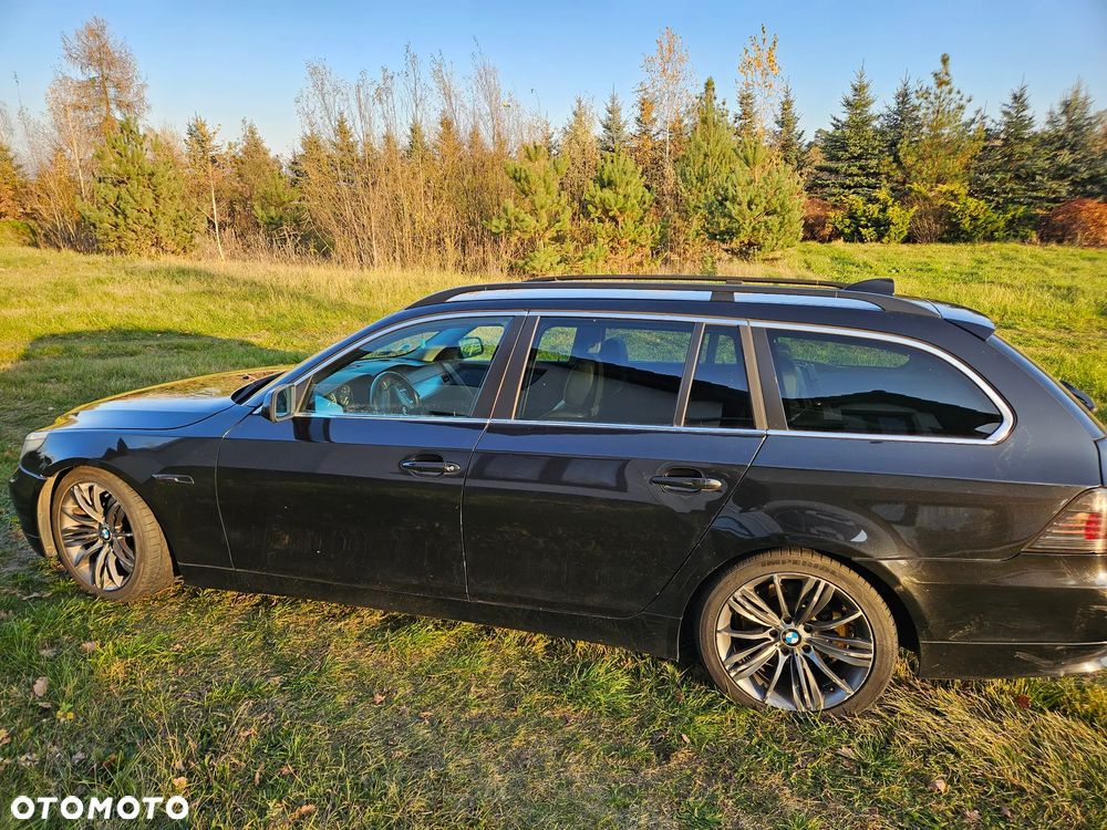 BMW Seria 5 525d Touring - 3