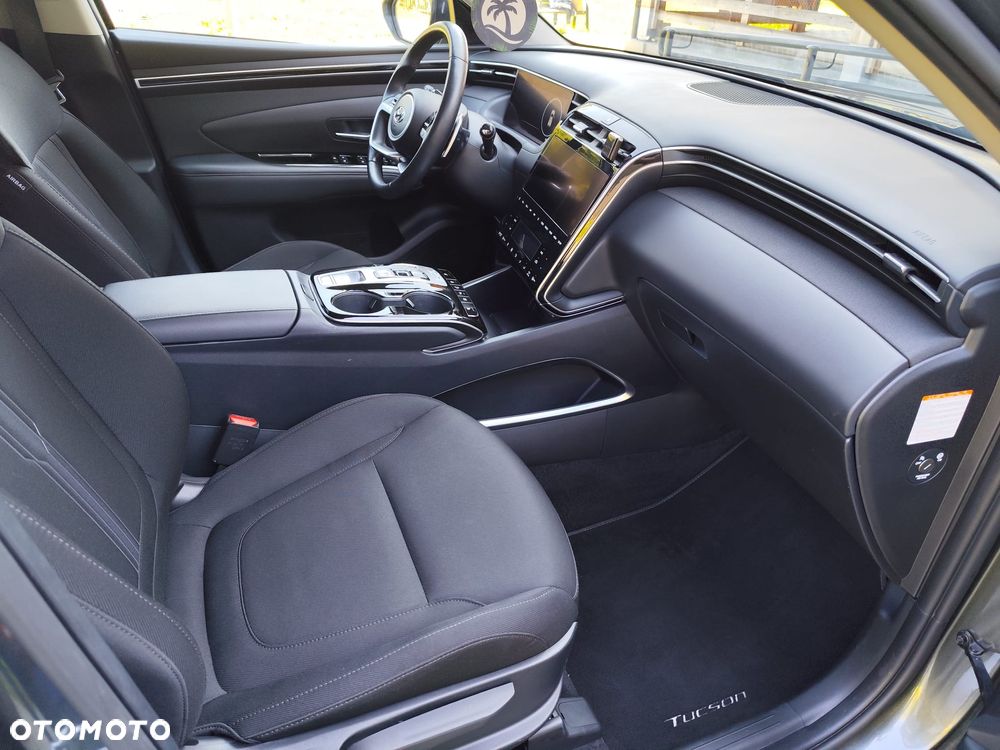 Hyundai Tucson 1.6 T-GDi HEV Executive 4WD - 24