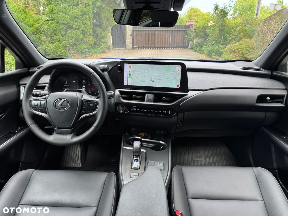 Lexus UX - 16