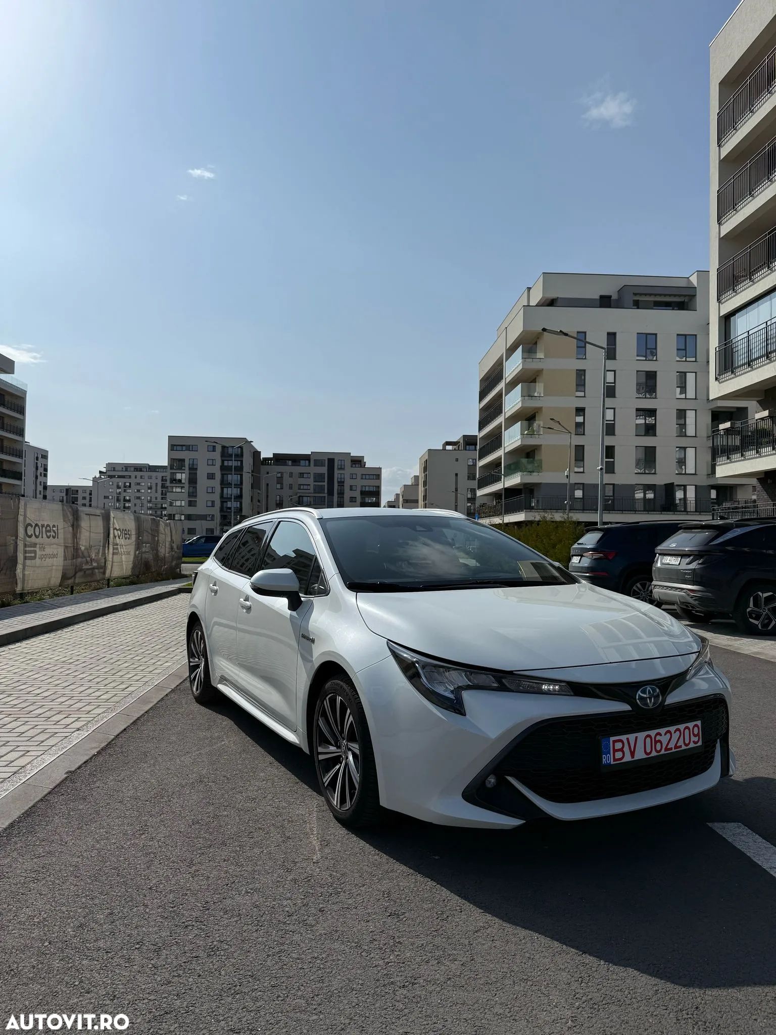 Toyota Corolla 2.0 Hybrid Touring Sports Business Edition - 1