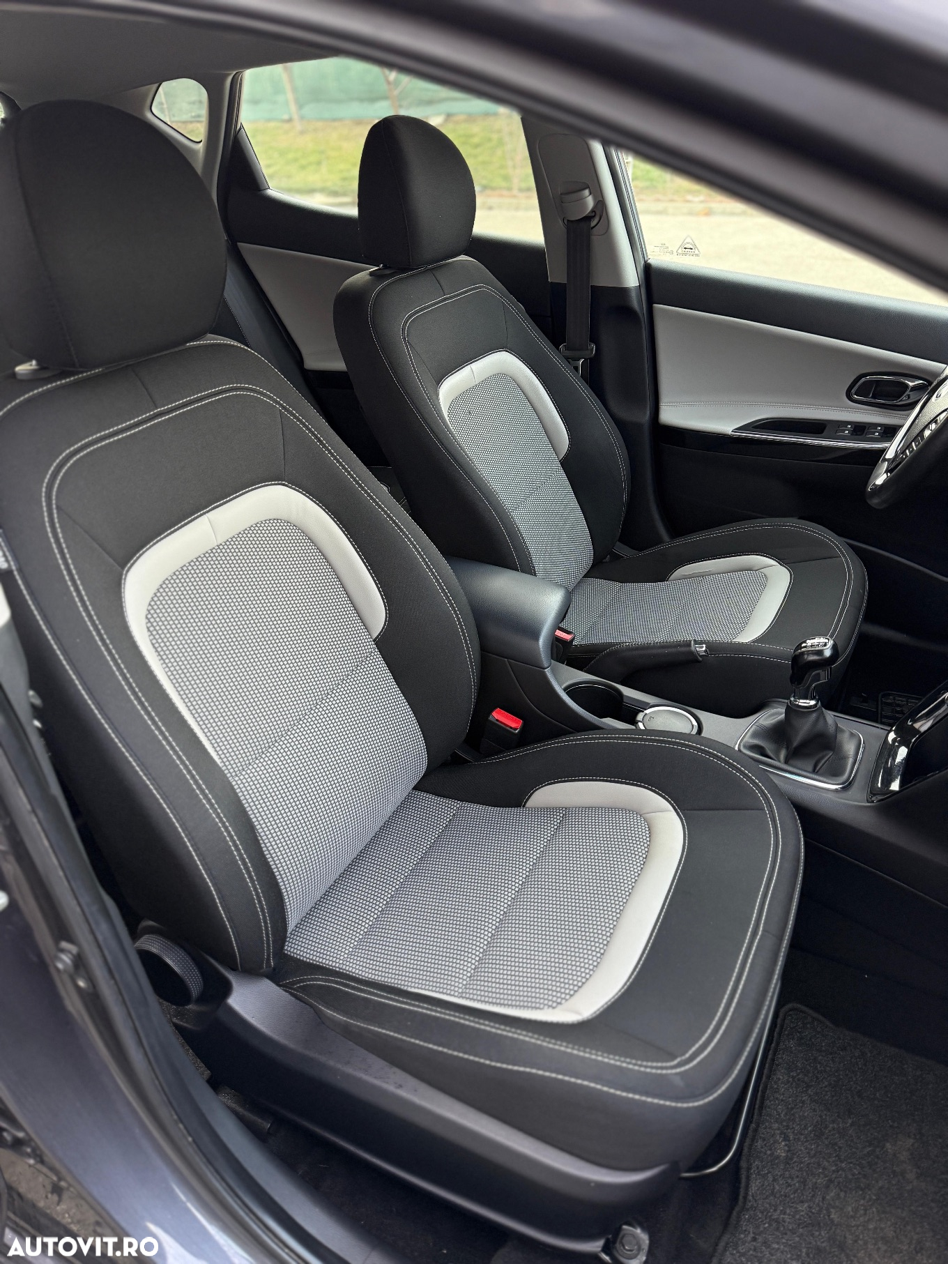 Kia Ceed - 8