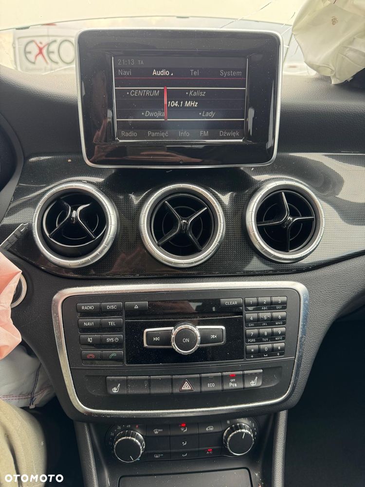 Mercedes-Benz CLA 180 AMG Line - 14