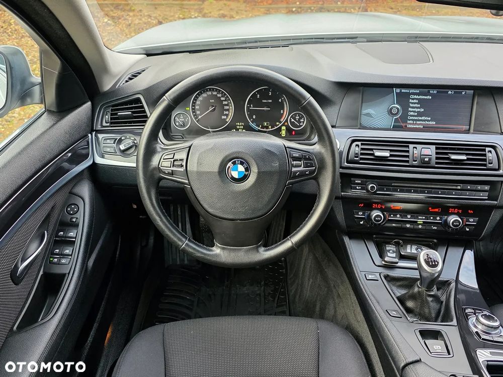 BMW Seria 5 520d - 24