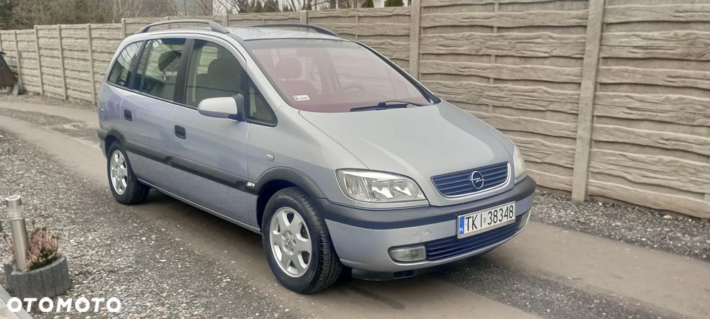 Opel Zafira 1.8 16V Comfort - 1