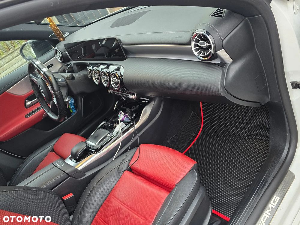 Mercedes-Benz CLA - 13