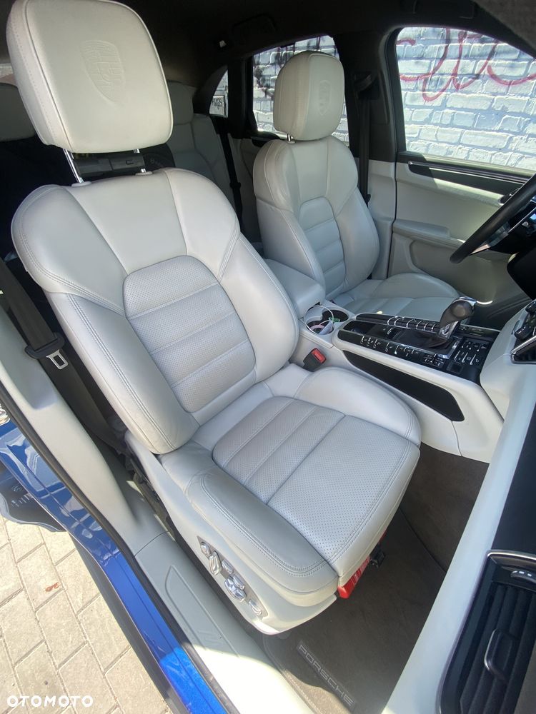 Porsche Macan Standard - 12