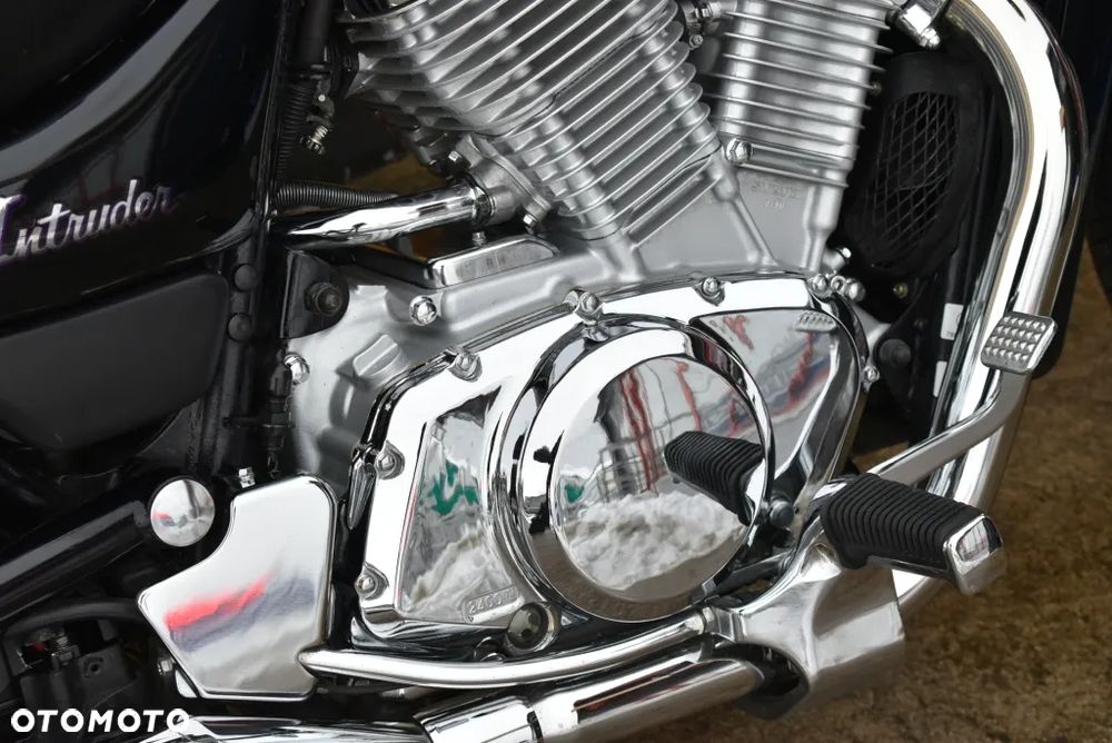 Suzuki Intruder - 36