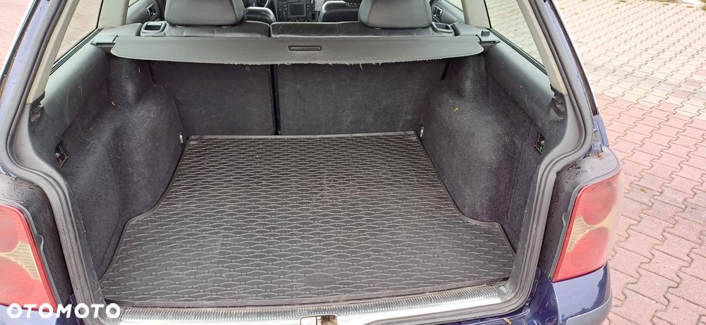 Volkswagen Passat 1.9 TDI Comfortline - 24