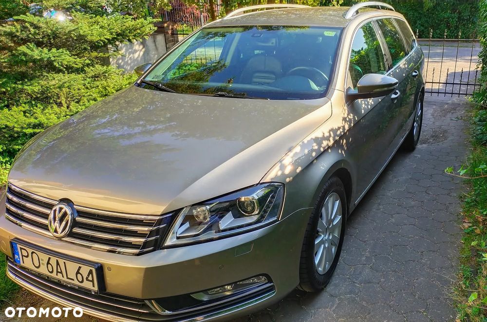 Volkswagen Passat - 1