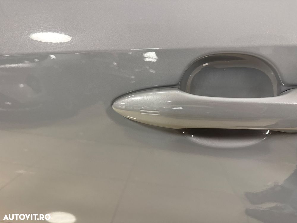 Toyota Corolla 2.0 HSD Exclusive Plus GR Sport Bi-Tone - 33