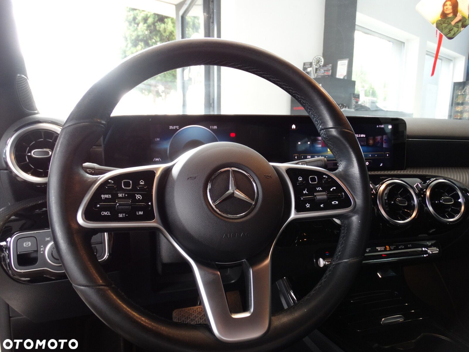 Mercedes-Benz CLA - 21