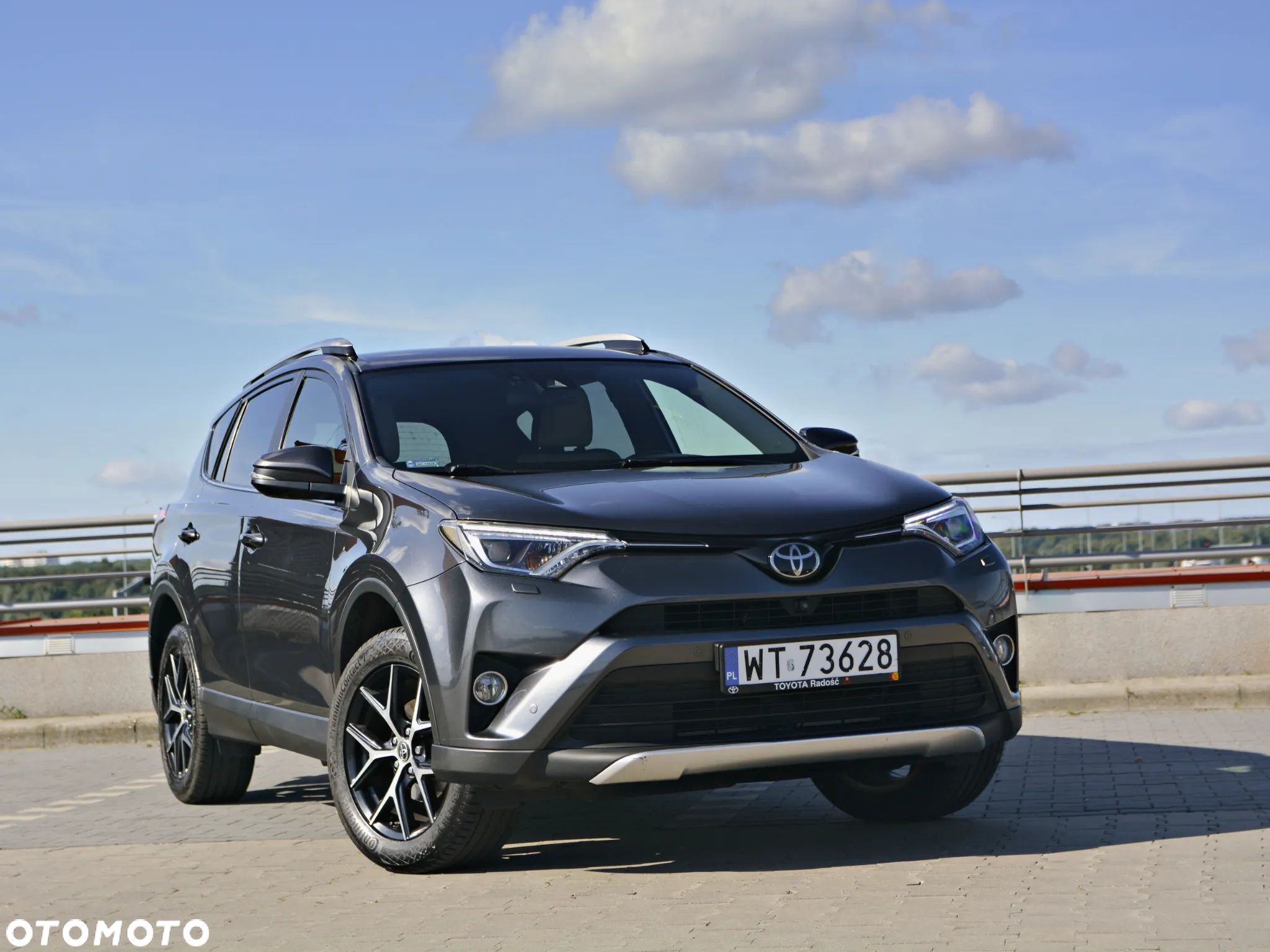 Toyota RAV4 - 1
