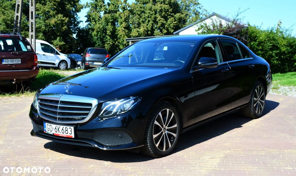 Mercedes-Benz Klasa E 220 d 4-Matic 9G-TRONIC - 2
