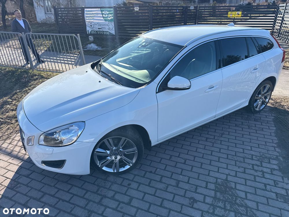 Volvo V60 T6 AWD Geartronic Summum - 26