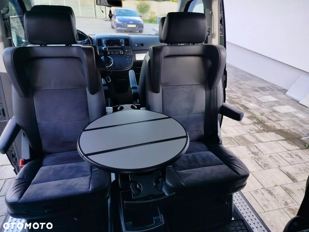 Volkswagen Multivan - 20