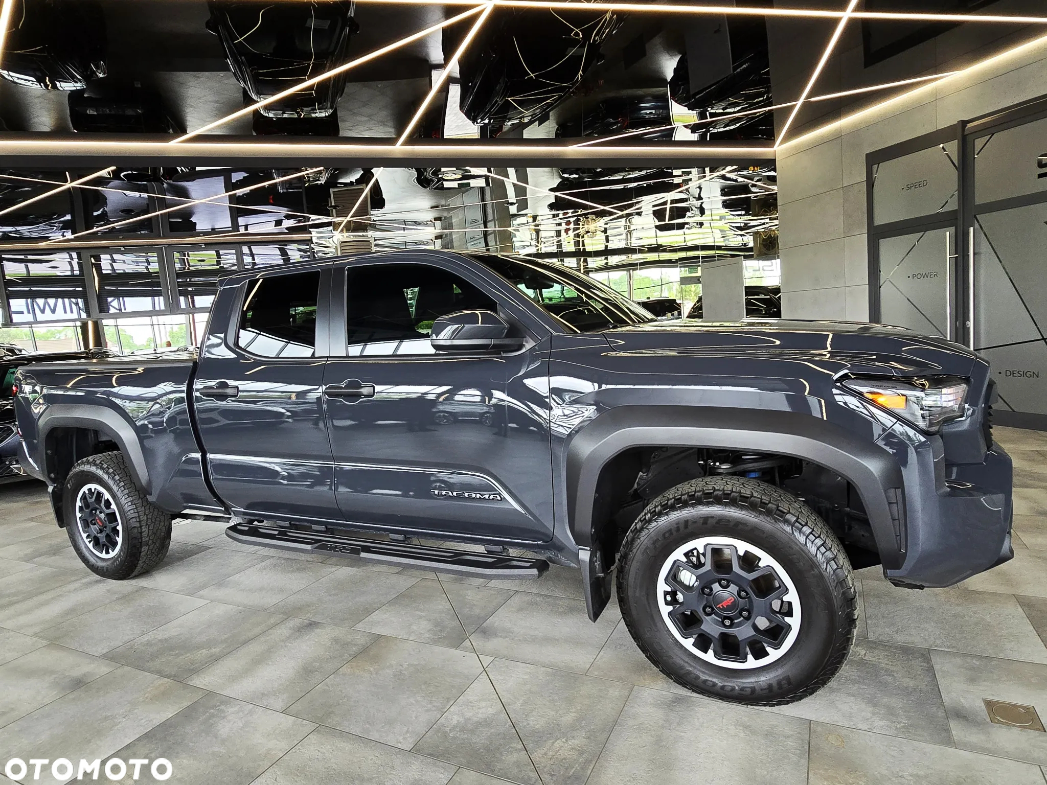 Toyota Tacoma - 11