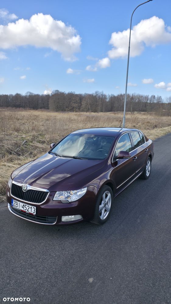 Skoda Superb 2.0 TDI Exclusive - 2