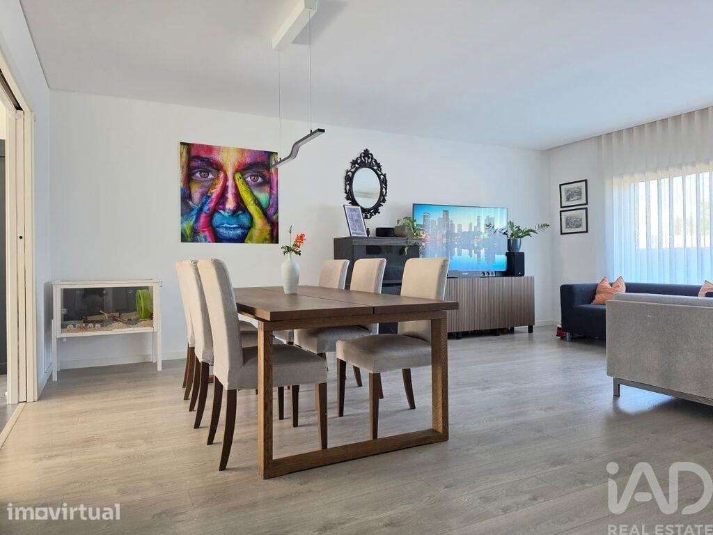 Moradia em banda T4 em Leiria, Pousos, Barreira e Cortes de 207 m2 - Grande imagem: 4/39