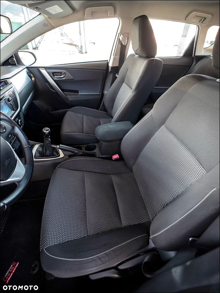 Toyota Auris - 33