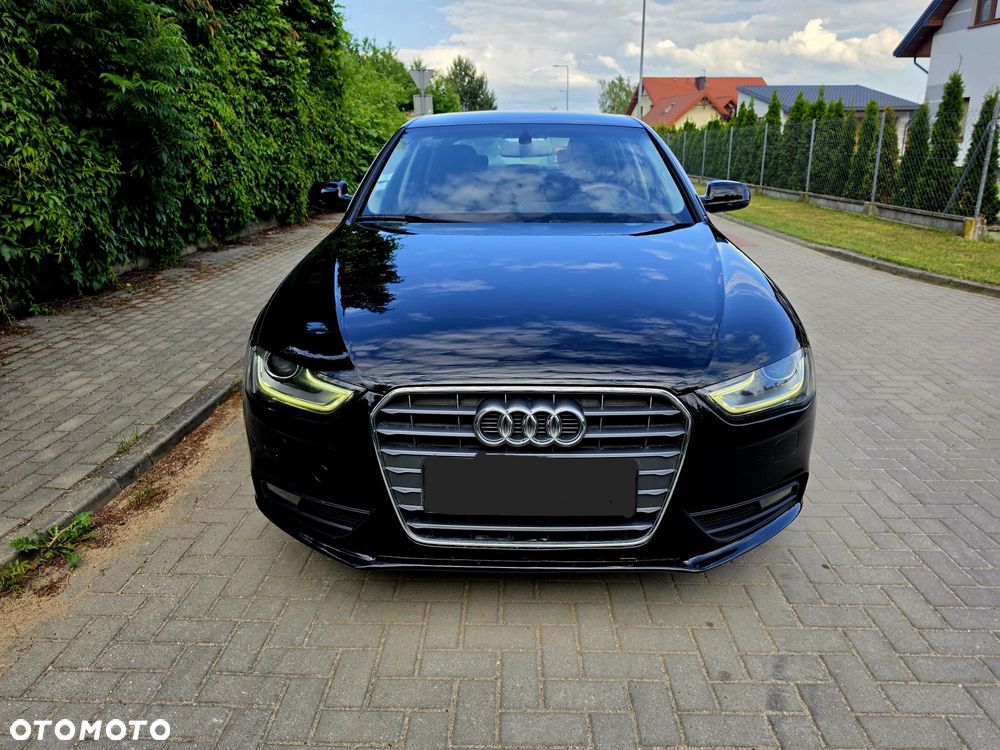 Audi A4 Limousine - 1