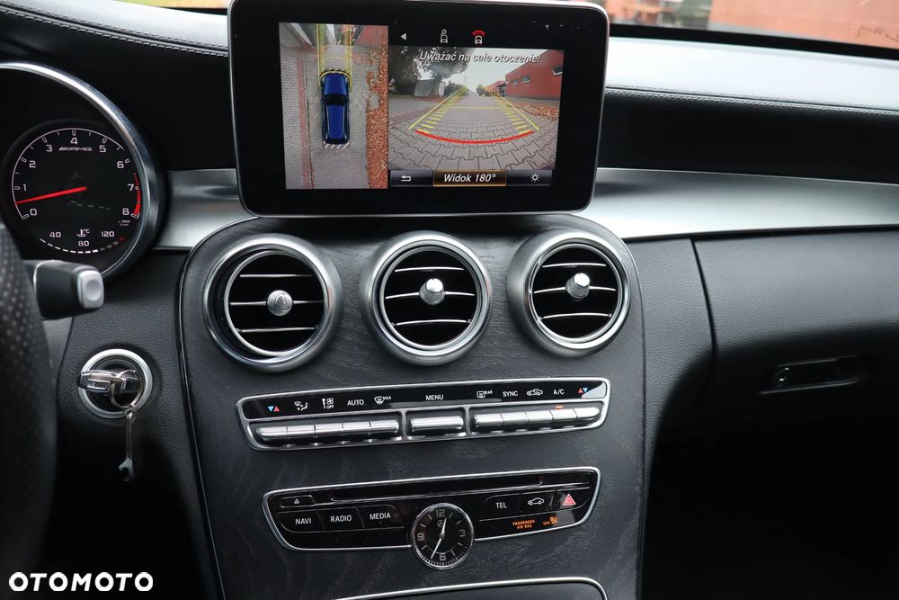 Mercedes-Benz Klasa C AMG 43 4Matic 9G-TRONIC - 23