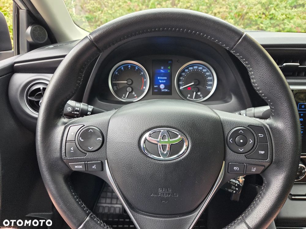 Toyota Corolla 1.6 Classic Plus - 11