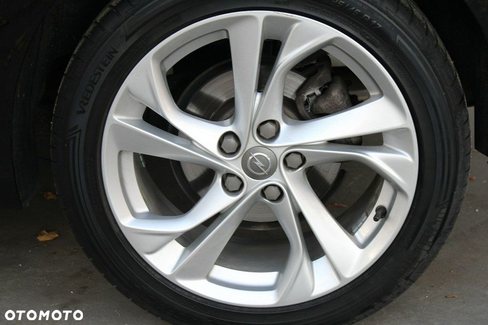 Opel Astra 1.4 Turbo Edition - 32