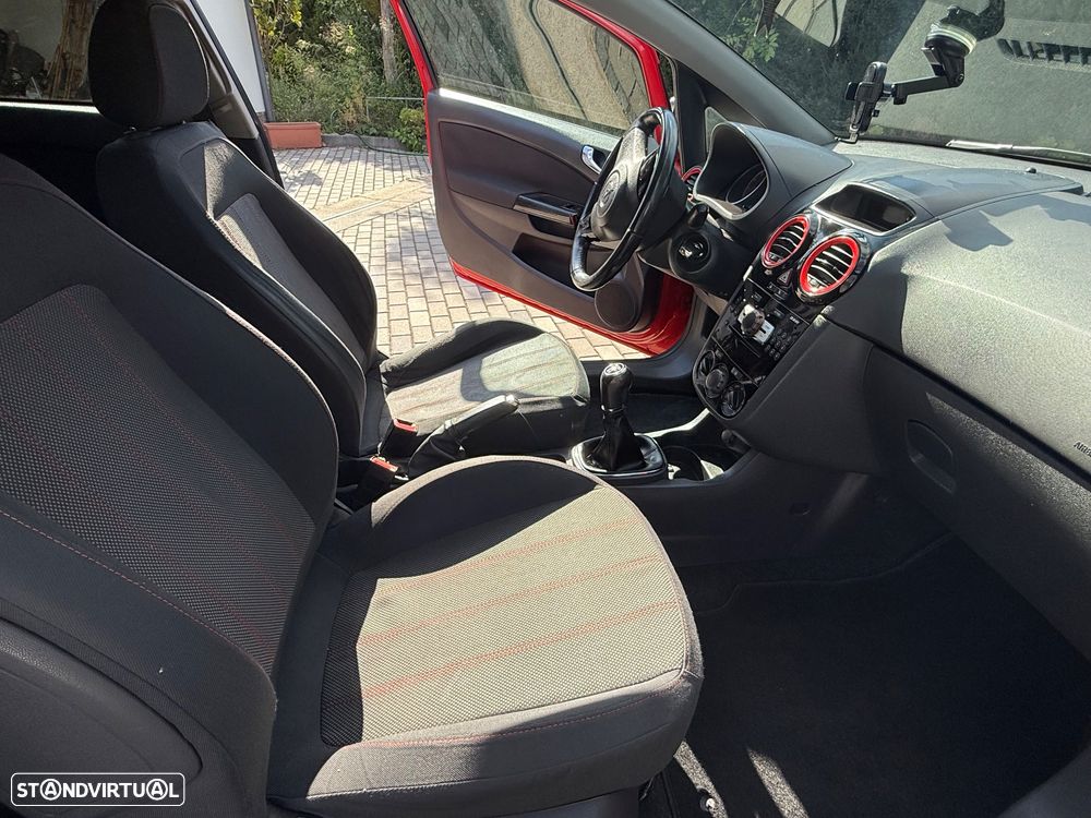 Opel Corsa 1.2 Black Edition — fotografia 6