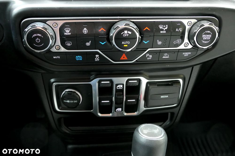 Jeep Wrangler 2.0 PHEV Softtop AWD Automatik Sahara - 18