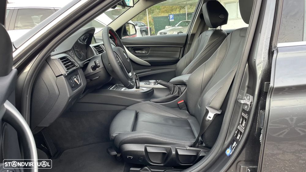 BMW 320 d Auto Line Sport - 12