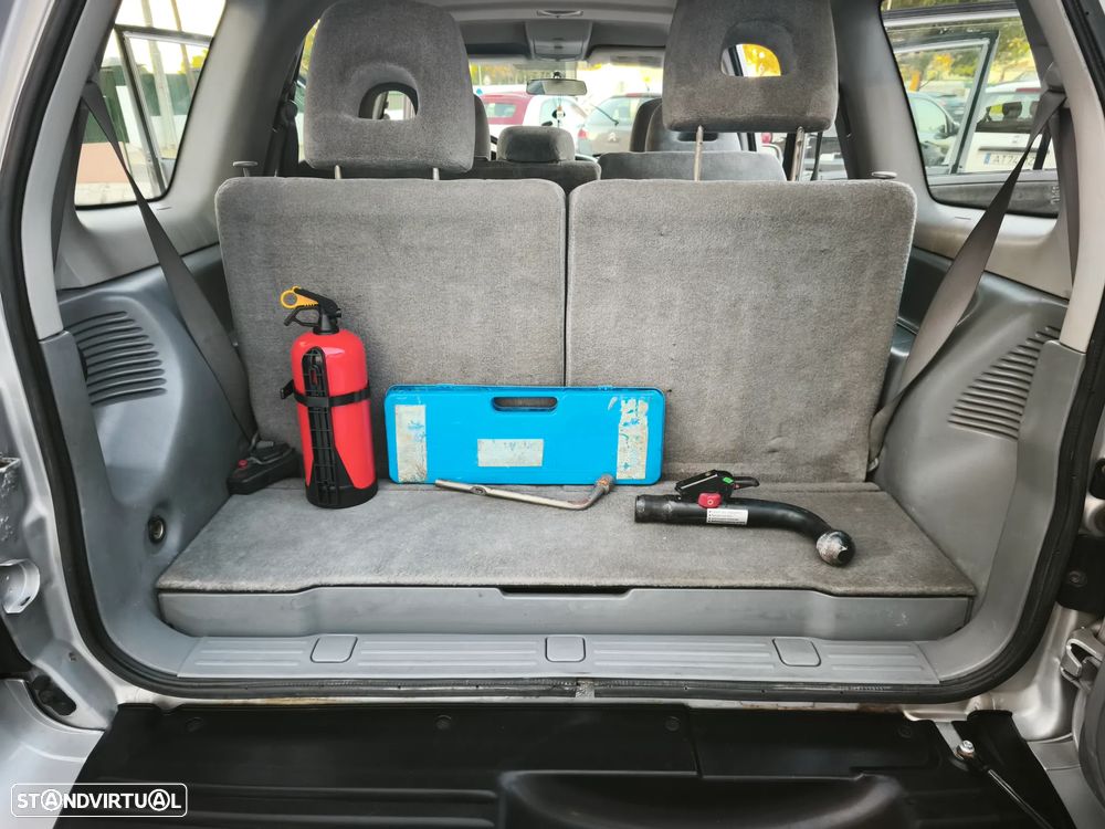 Suzuki Grand Vitara XL-7 2.0 HDi - 18