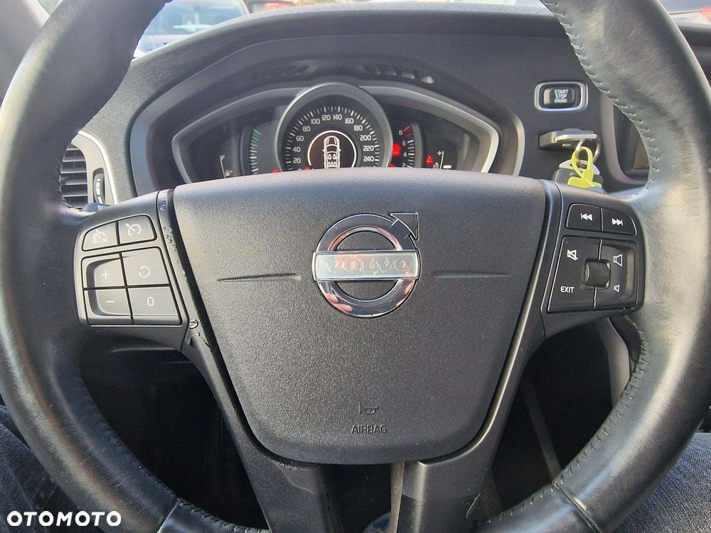 Volvo V40 T3 Kinetic - 27