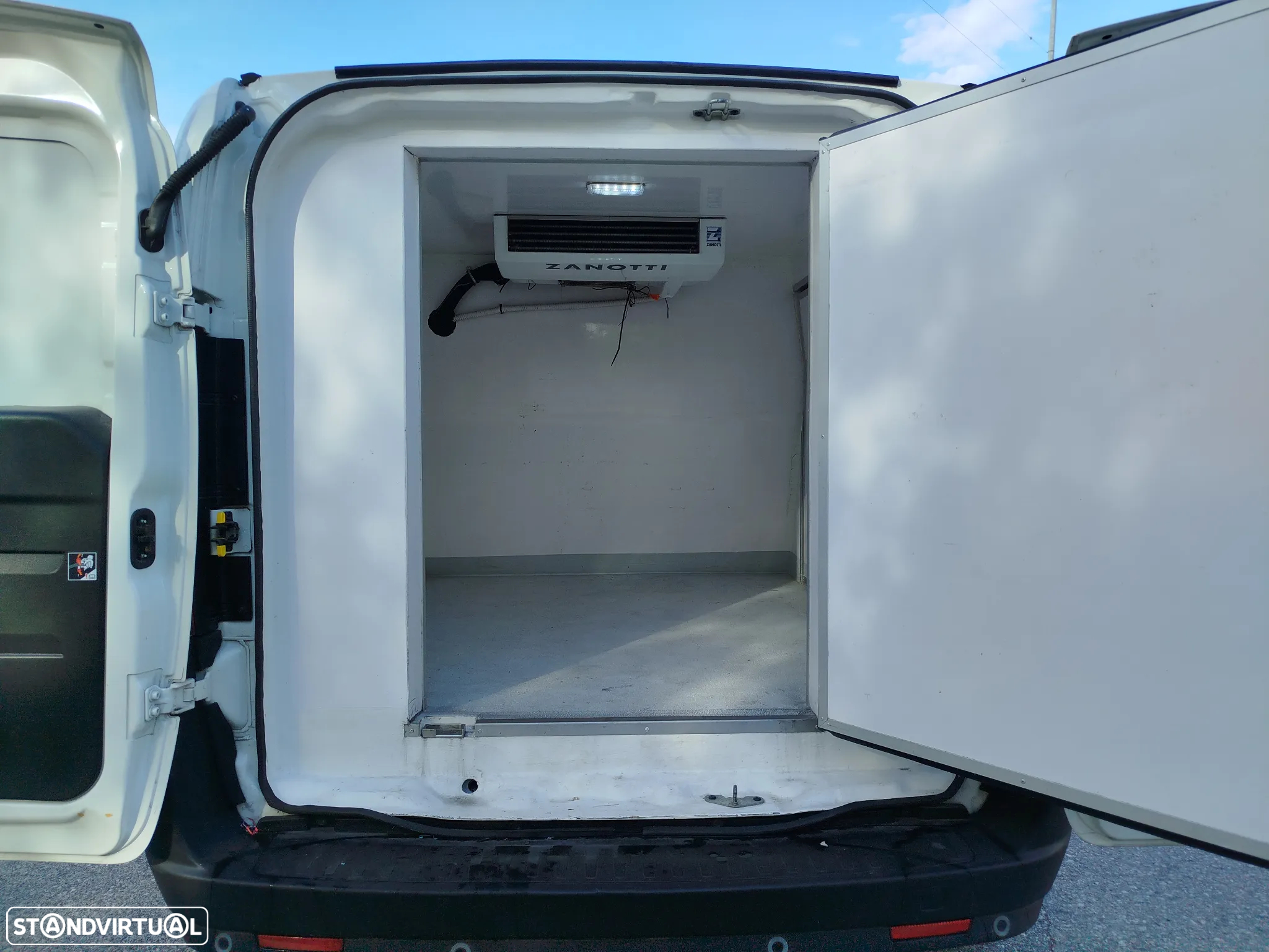 Fiat Doblo 1.3 MultiJet frio/Frigorífico - 2