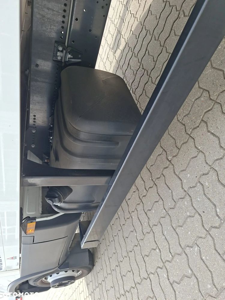 Iveco 72C18A8 Kontener Winda 15EP dmc 7200 70C18 Automat Firanka Plandeka Kabina Sypialna - 17
