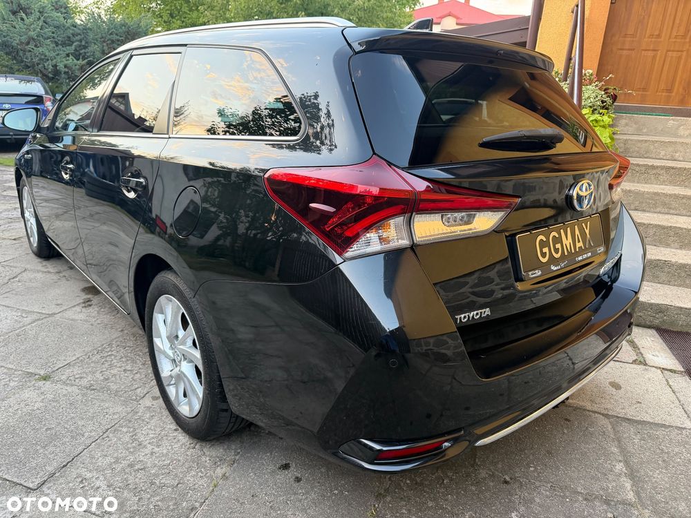 Toyota Auris Hybrid 135 Prestige - 9
