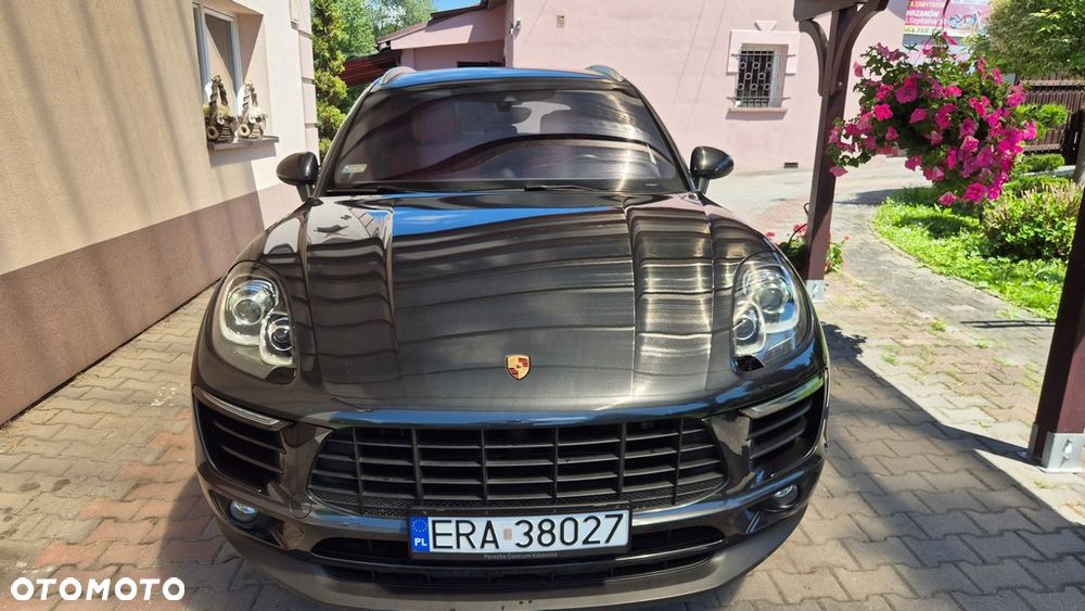 Porsche Macan - 24