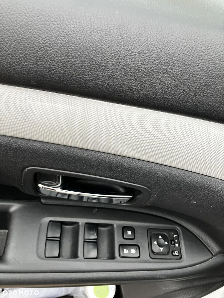 Mitsubishi Outlander 2.0 4WD Plus - 13