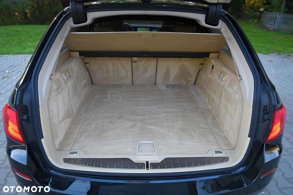 BMW Seria 5 525d Luxury Line - 40